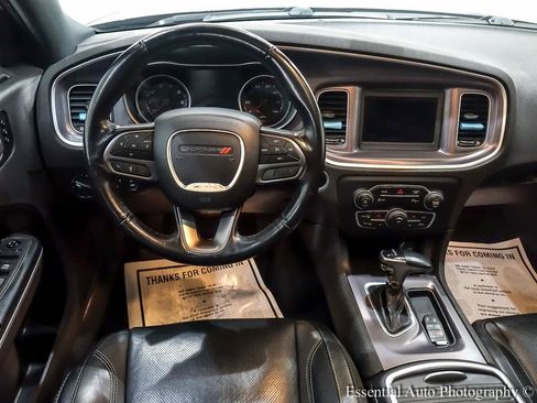 Used 2020 Dodge Charger SXT w/ Leather Interior Group image 16