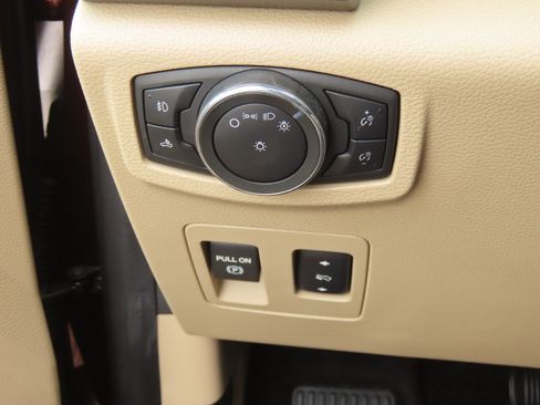 Used 2015 Ford F150 XLT w/ Equipment Group 302A Luxury RWD image 27