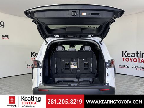 New 2026 Toyota Sienna LE image 14