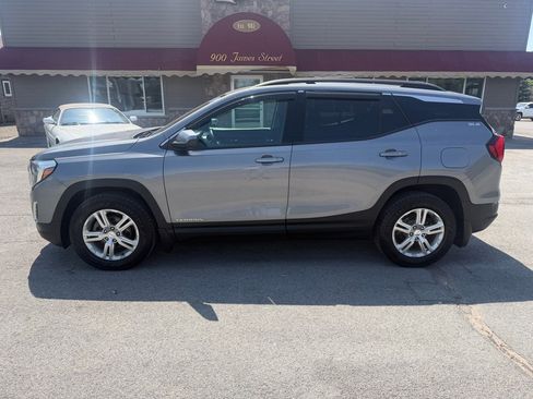 Used 2020 GMC Terrain SLE w/ Driver Convenience Package AWD/4WD image 4