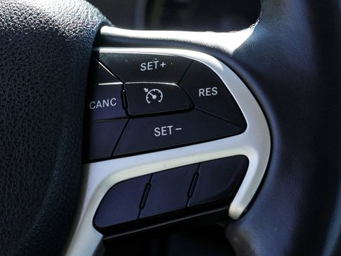 Used 2016 Jeep Cherokee Trailhawk w/ Leather Interior Group AWD/4WD image 34