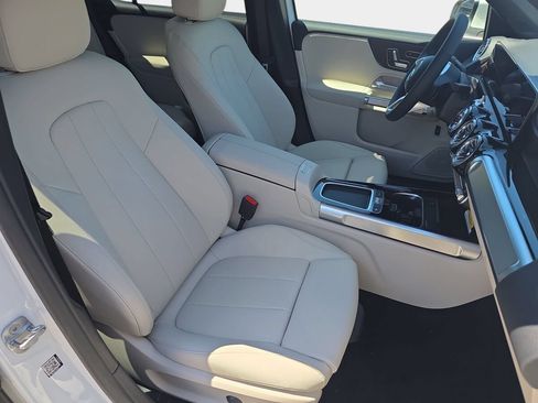 New 2026 Mercedes-Benz GLB 250 image 10