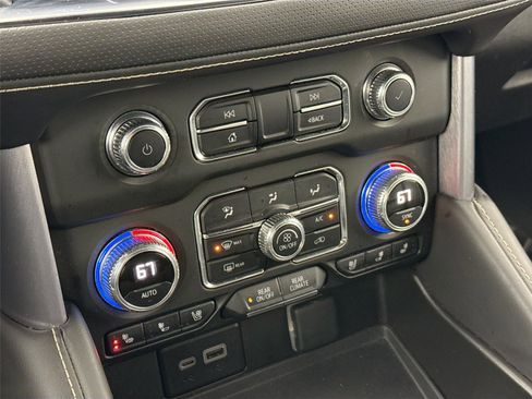 Used 2024 GMC Yukon XL SLT image 22