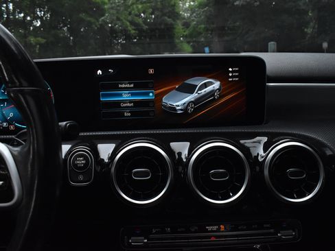 Used 2020 Mercedes-Benz A 220 4MATIC w/ Premium Package image 31