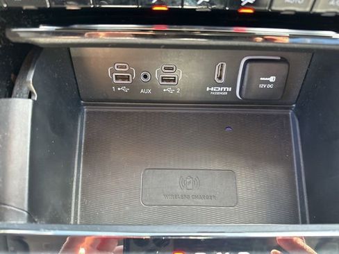 Used 2023 Jeep Grand Cherokee 30th Anniversary image 26