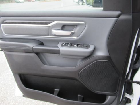 Used 2022 RAM 1500 Big Horn AWD/4WD image 15