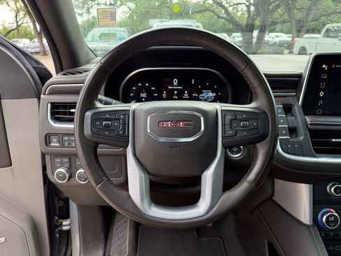 Used 2023 GMC Yukon SLT w/ SLT Premium Package AWD/4WD image 11
