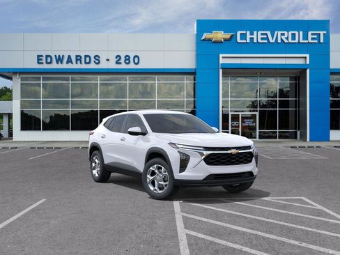 New 2026 Chevrolet Trax LS image 1