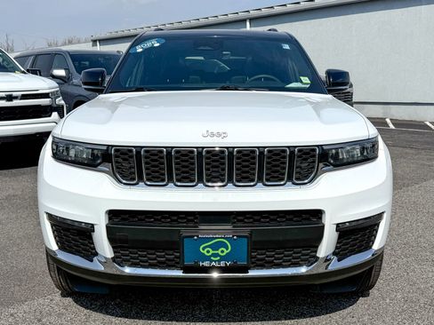 Used 2025 Jeep Grand Cherokee L Limited image 2