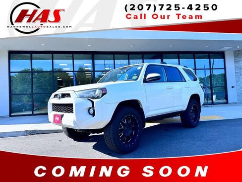 Used 2019 Toyota 4Runner SR5 AWD/4WD image 1