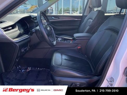 Used 2022 Jeep Grand Cherokee Limited AWD/4WD image 22
