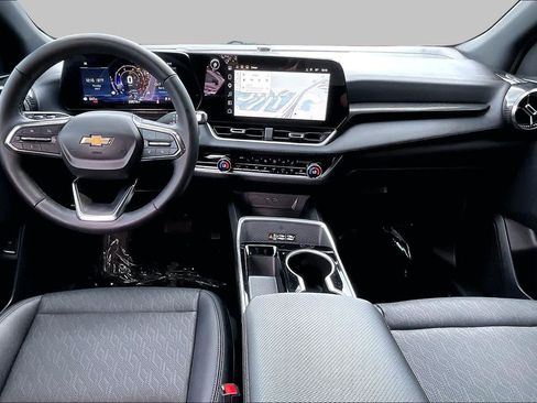 Used 2025 Chevrolet Equinox LT w/ Convenience Package II FWD image 15