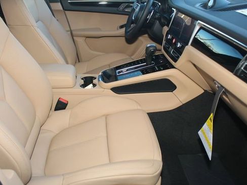 New 2026 Porsche Macan S image 25