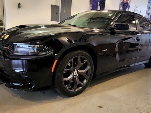 Used 2019 Dodge Charger R/T w/ Driver Confidence Group RWD image 5