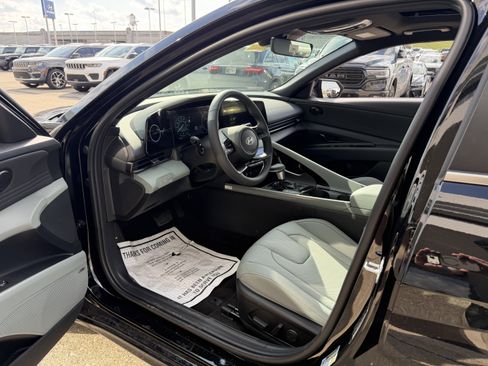 New 2026 Hyundai Elantra Limited image 23