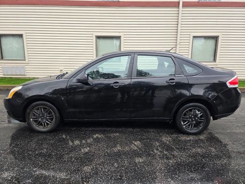 Used 2011 Ford Focus SE image 4