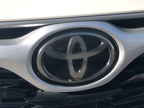 Used 2021 Toyota Highlander L image 13