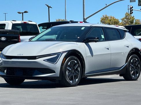 New 2026 Kia EV6 Wind RWD image 8