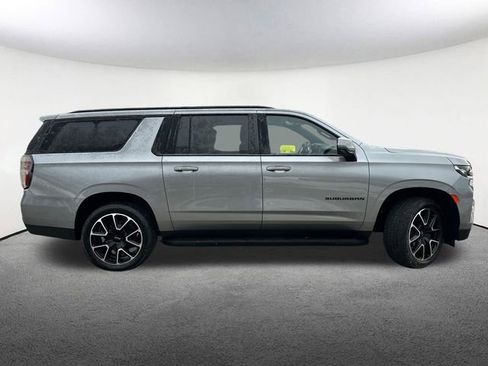 Used 2024 Chevrolet Suburban RST w/ Luxury Package image 15