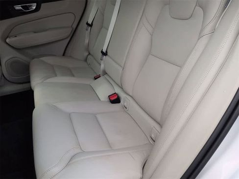 Used 2023 Volvo XC60 B5 Ultimate image 21