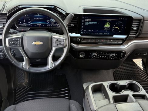 Used 2023 Chevrolet Silverado 1500 LT AWD/4WD image 12