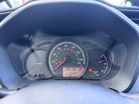 Used 2015 Toyota Yaris L FWD image 3