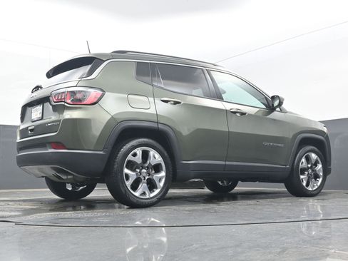 Used 2019 Jeep Compass Limited image 28