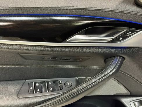 Used 2020 BMW M550i xDrive image 63