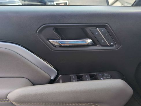 Used 2024 Chevrolet Colorado ZR2 w/ ZR2 Convenience Package III AWD/4WD image 22