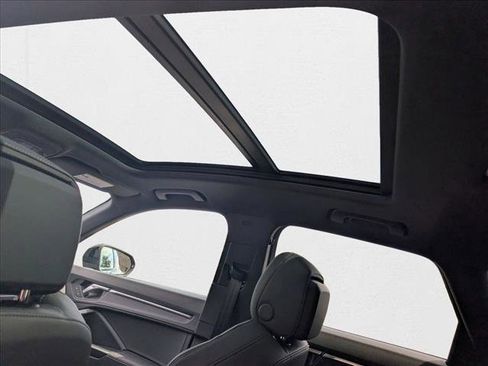 New 2025 Audi Q3 2.0T Premium image 17