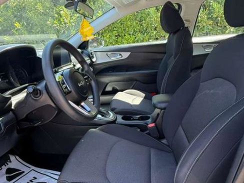 Used 2023 Kia Forte LXS FWD image 3