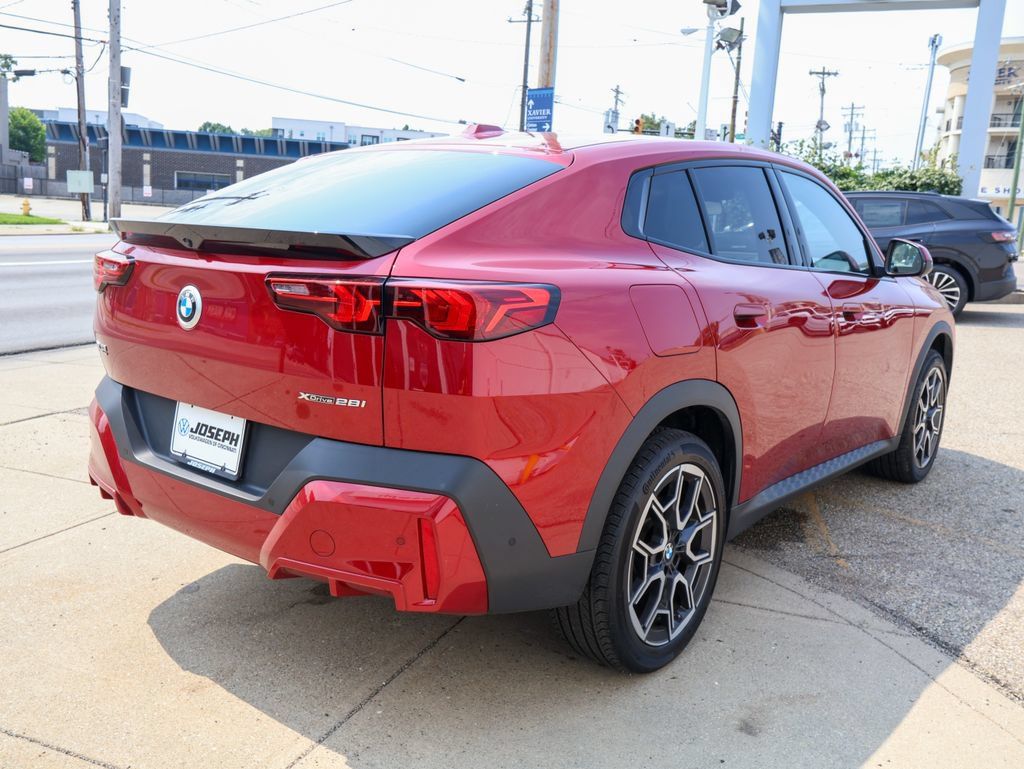 Used 2026 BMW X2 xDrive28i AWD/4WD image 5
