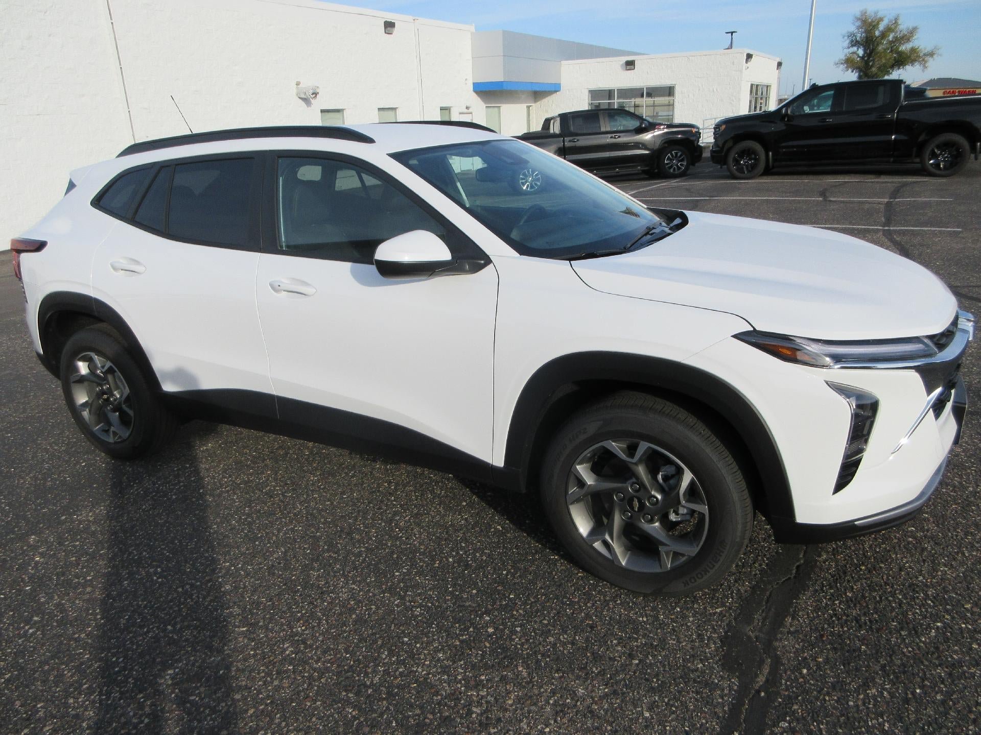 Certified 2026 Chevrolet Trax LT w/ Driver Confidence Package FWD image 3