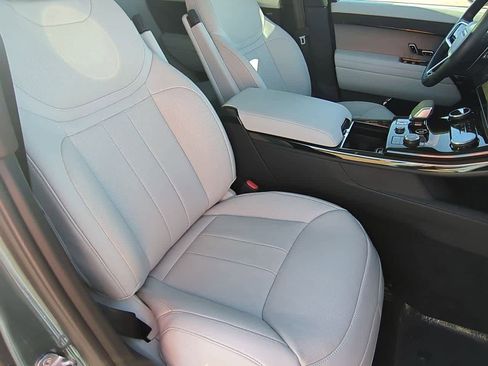 Used 2023 Land Rover Range Rover Sport SE image 21