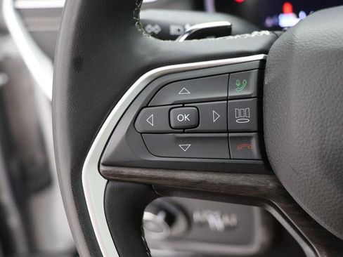 Used 2024 Jeep Grand Cherokee L Limited w/ Luxury Tech Group II image 20