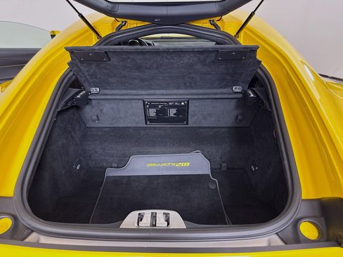 Certified 2019 Ferrari 812 Superfast RWD image 28