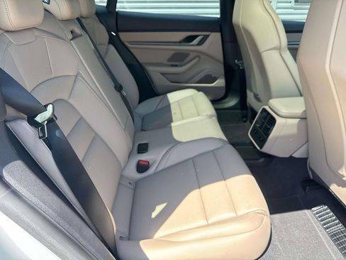 Used 2025 Porsche Taycan image 13