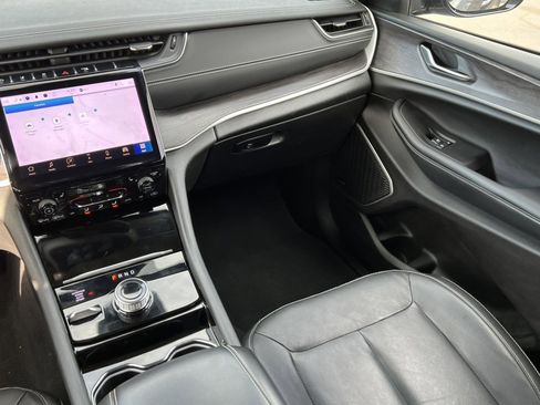 Used 2022 Jeep Grand Cherokee L Limited image 32