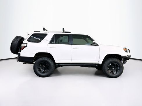 Used 2017 Toyota 4Runner TRD Off-Road Premium image 10