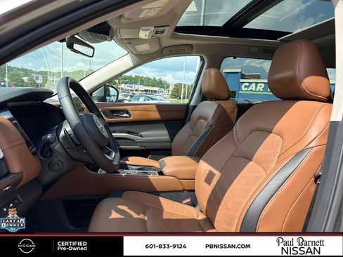 Certified 2025 Nissan Pathfinder Platinum w/ Cargo Package FWD image 19