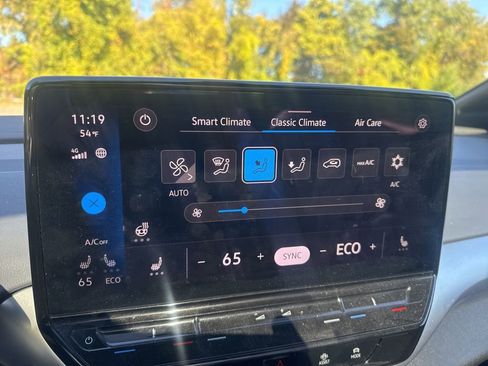 Certified 2022 Volkswagen ID.4 Pro S image 39