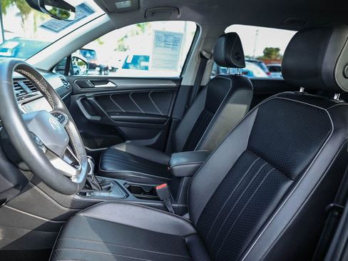 Used 2022 Volkswagen Tiguan SE image 24