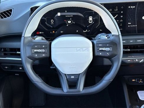 New 2025 Kia K4 GT-Line image 16