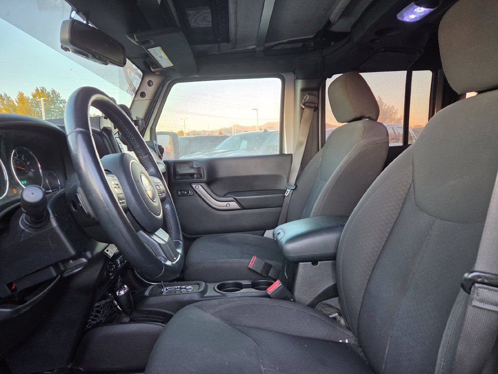 Used 2015 Jeep Wrangler Unlimited Sport w/ Quick Order Package 24S AWD/4WD image 4