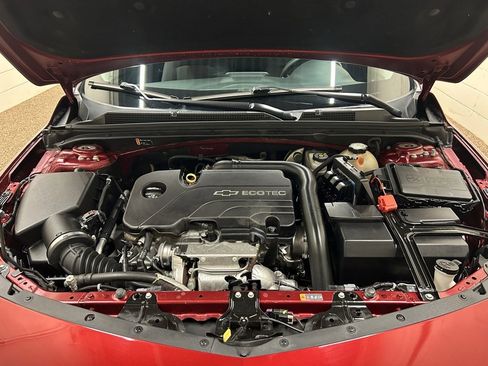 Used 2017 Chevrolet Malibu LT image 11