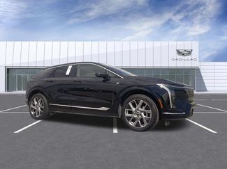 Used 2025 Cadillac Optiq Luxury 2 w/ LPO, Floor Liner Package AWD/4WD video 1