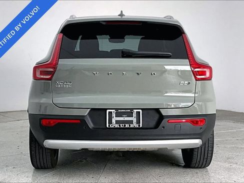 Certified 2025 Volvo XC40 B5 Plus AWD/4WD image 5