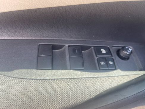 Used 2024 Toyota Corolla LE FWD image 12