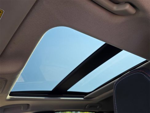 New 2025 Nissan Kicks SR w/ SR Premium Package image 10