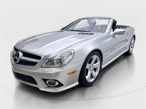 Used 2009 Mercedes-Benz SL 550 image 2